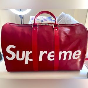 Louis Vuitton x Supreme Red leather Bandoliere Carryall 45